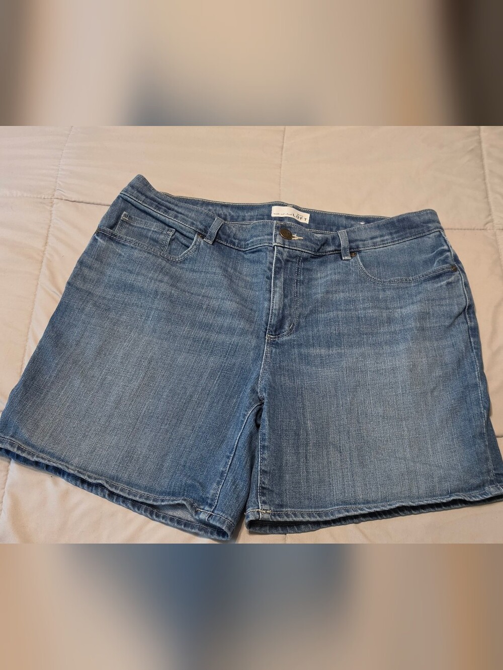 Ann Taylor LOFT Jean Shorts Sz 12/31
